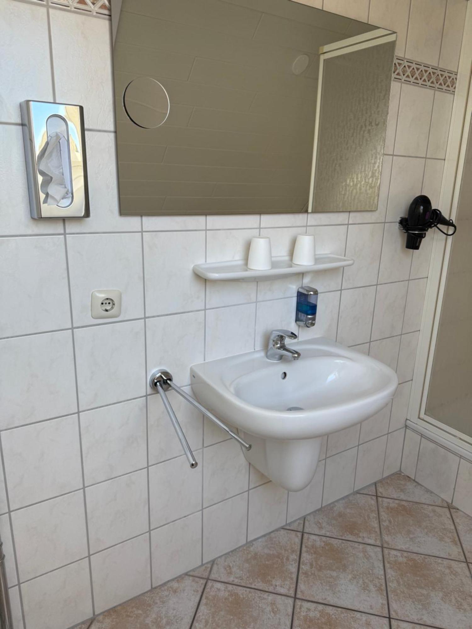 Hotel Peters Neuharlingersiel Dış mekan fotoğraf